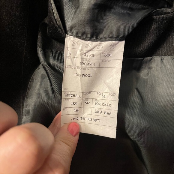 JoS A Bank Suit - Picture 7 of 7